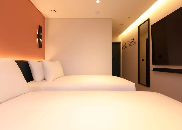 Hotel New Blanc Myeongdong 4*