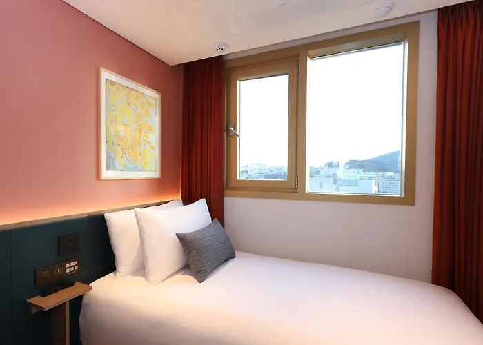 Hotel New Blanc Myeongdong 4*