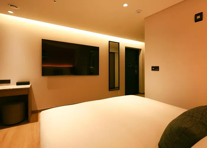 Hotel New Blanc Myeongdong 4*